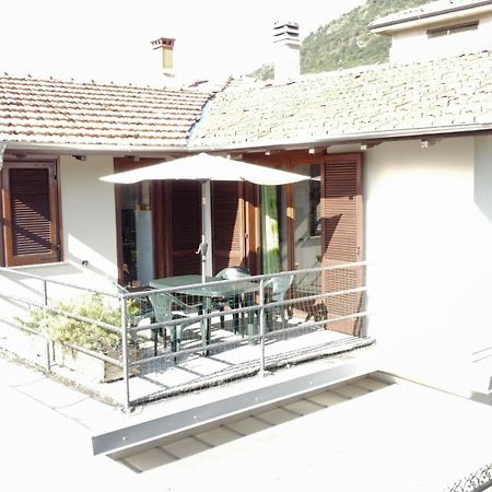 Casa Avezza Lägenhet Omegna Rum bild