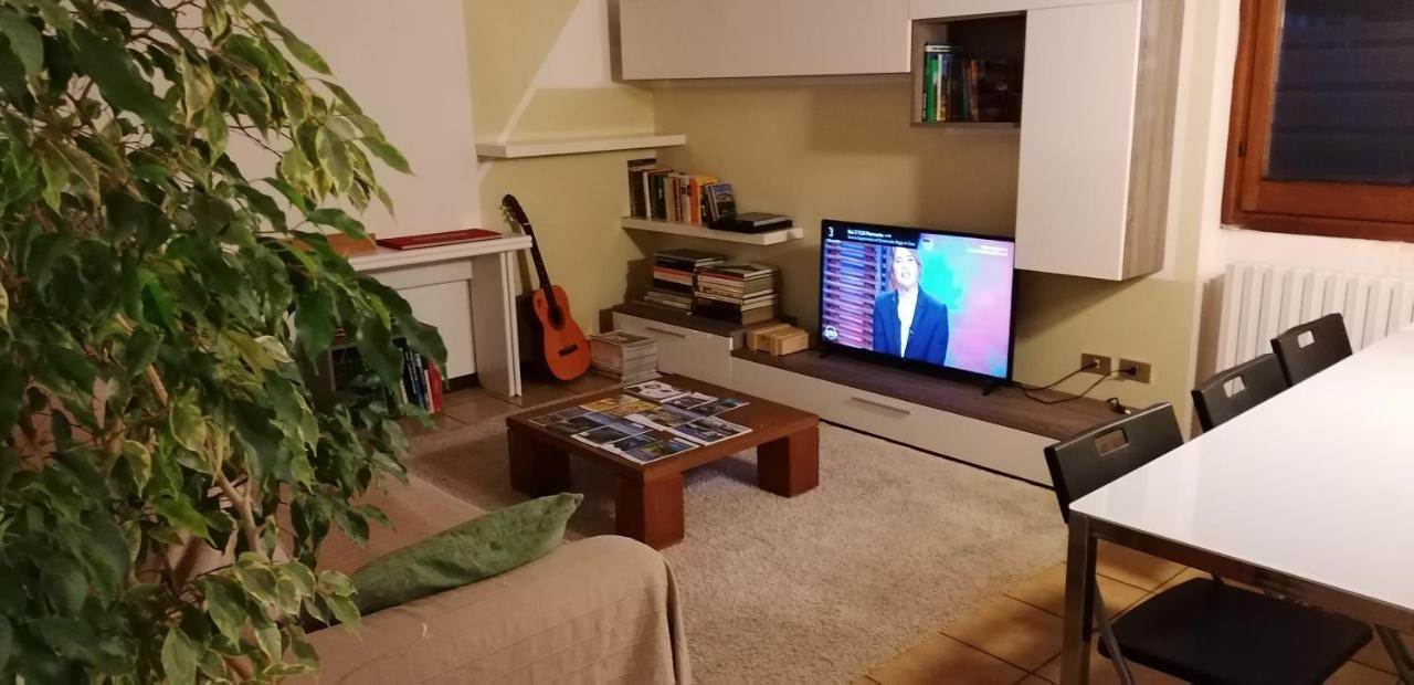 Casa Avezza Lägenhet Omegna Exteriör bild